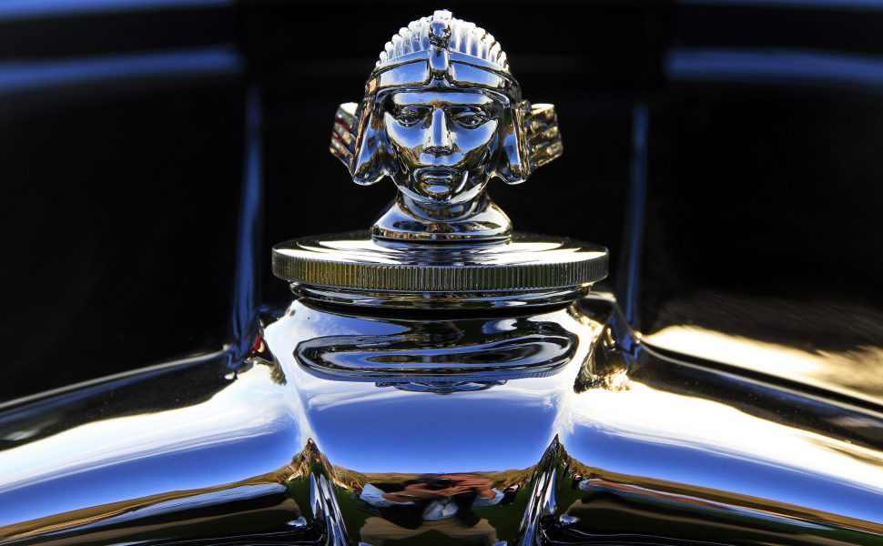 Stutz Victoria hood ornament